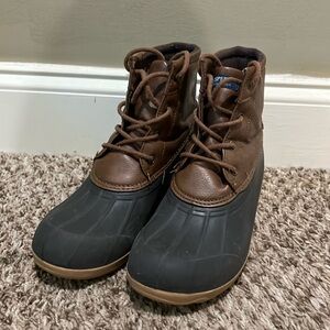 Sperry duck boots size 5 boys. Good used condition.